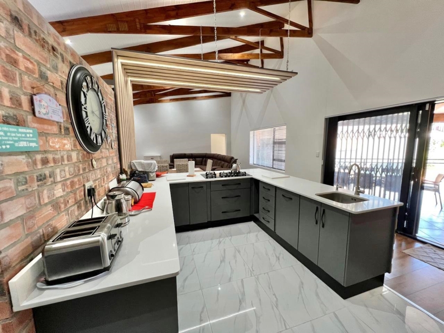 4 Bedroom Property for Sale in Noorsekloof Eastern Cape